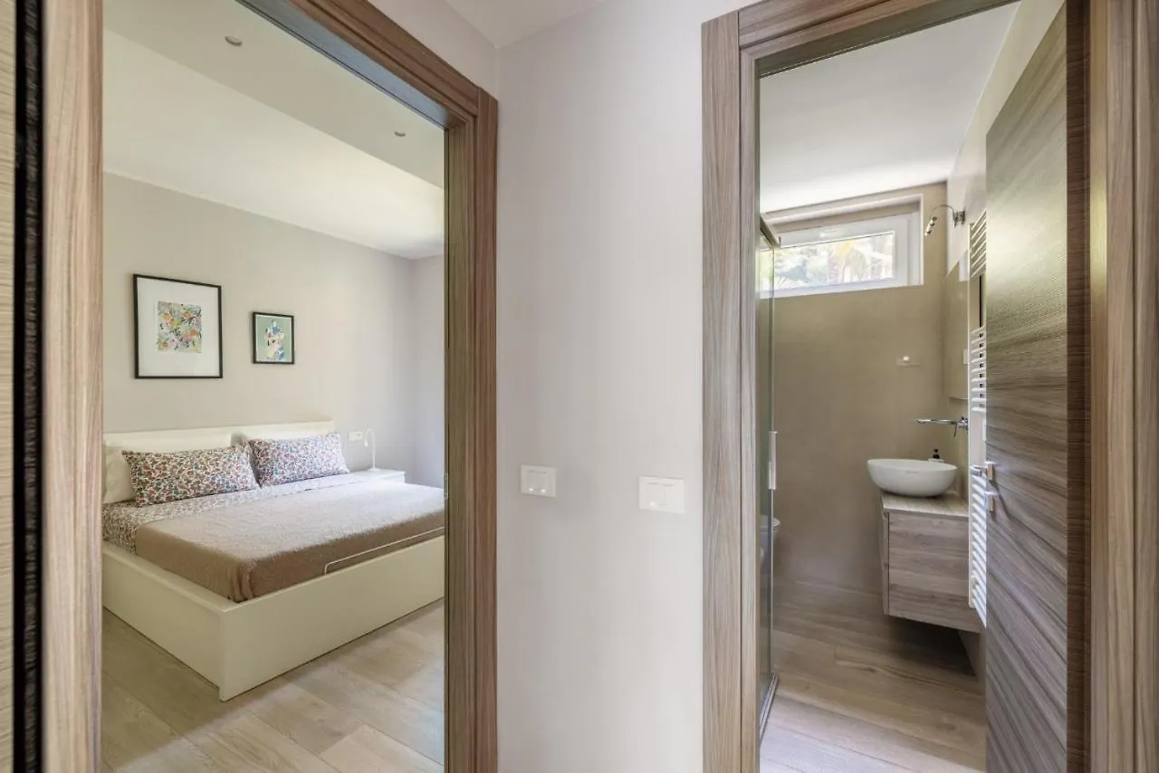 La Casa Di Giulia - Holiday Home Ranco 0*,  İtalya